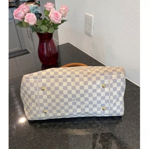 Checkered White and Gray Tote Bag - Picture 6 of 8